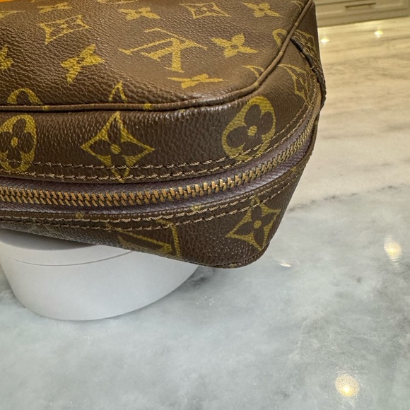 Louis Vuitton Monogram Trousse Toilette - Picture 11 of 14